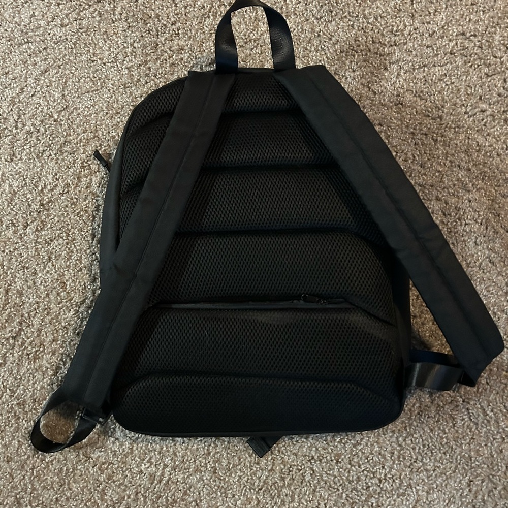 Backpack - Picture 4 of 5